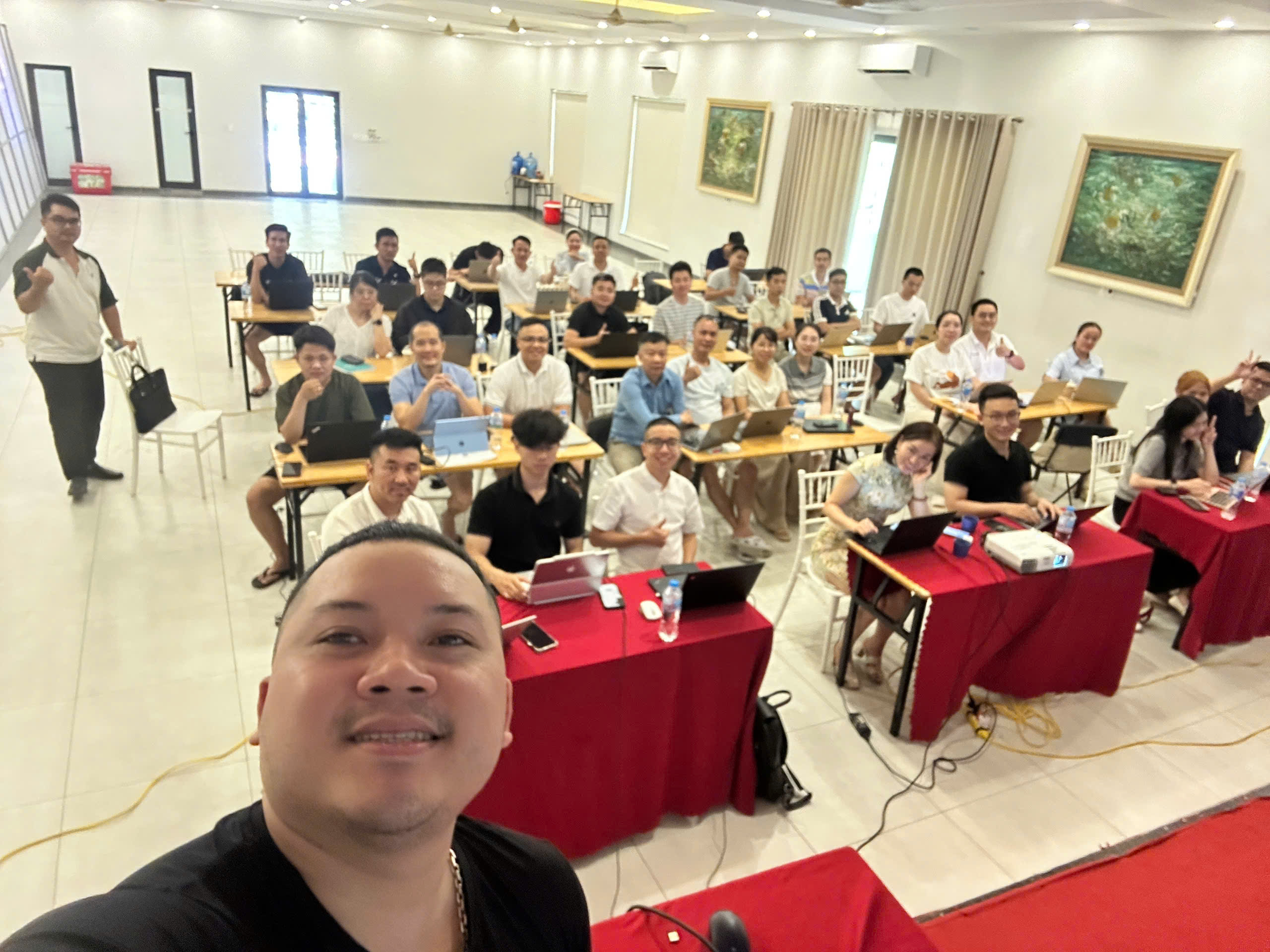 Hoạt động CEO 2